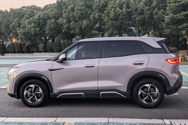 Used BYD Yuan UP 2024 401KM Leading Edition Exterior 3