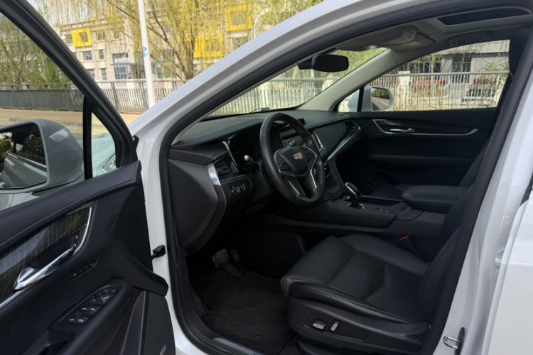 Used Cadillac XT5 2016 25T Luxury Model
