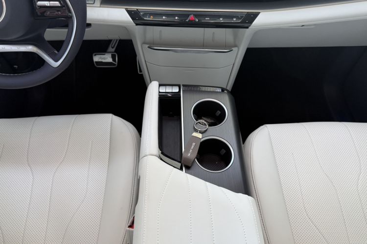 Used Buick GL8 New Energy 2026 Model Lu Zun Prestige Edition Interior 11