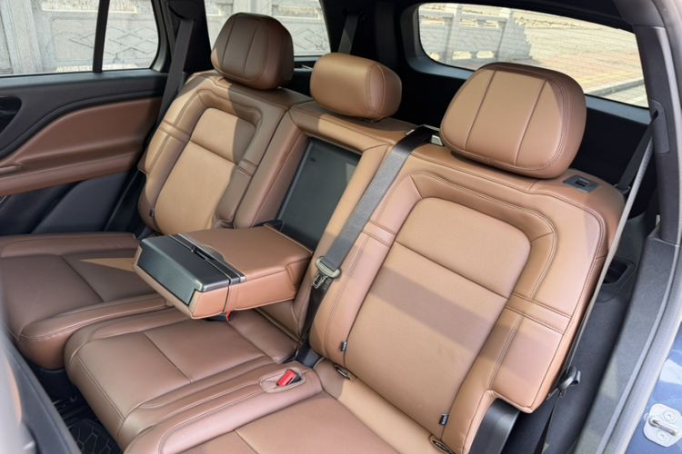 Used Lincoln Aviator 2023 3.0T V6 All-Wheel Drive Zunya Cruise Version 7 Seats
