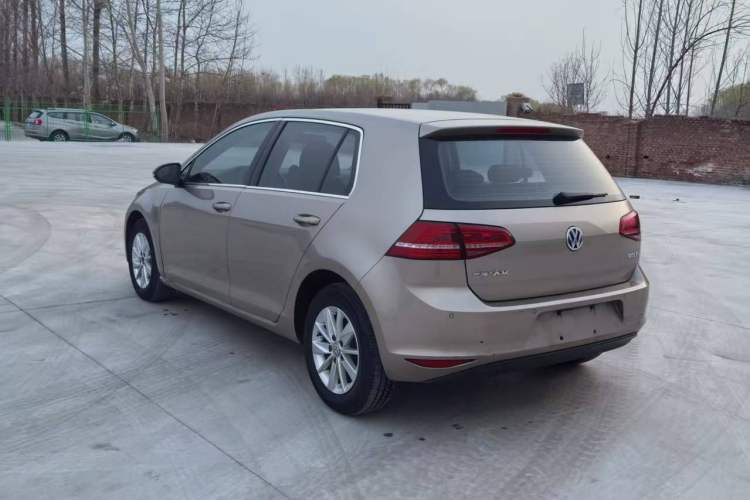 Used Volkswagen Golf 2016 1.6L Automatic Fashion Model