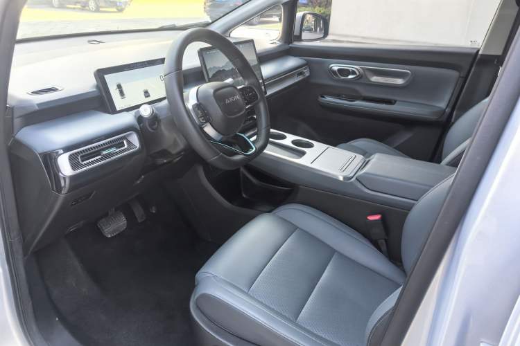 Used AION Y 2024 Younger Star Edition