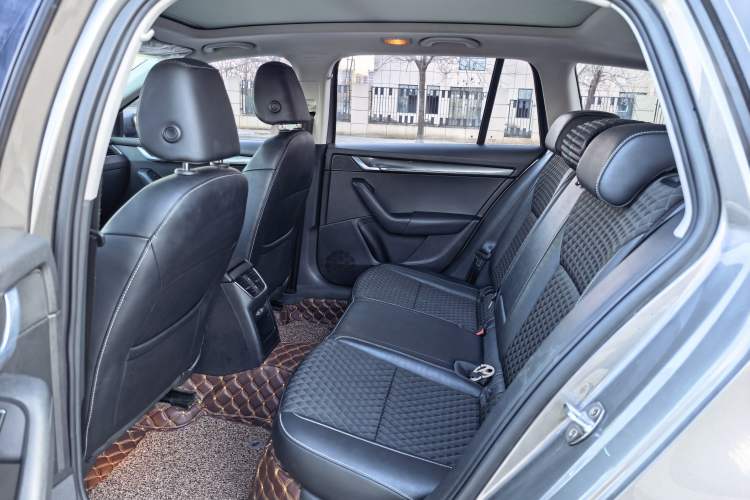 Used Skoda Octavia 2018 Station Wagon TSI230 DSG Luxury Edition
