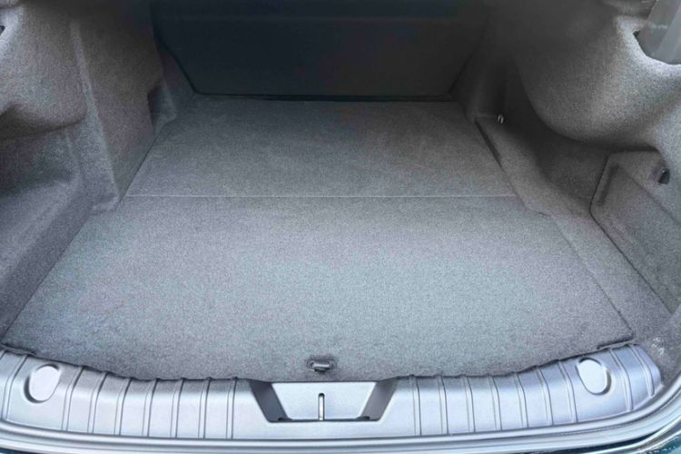 Used Jaguar XFL 2024 2.0T P250 Two-Wheel Drive Prestige Luxury Edition
