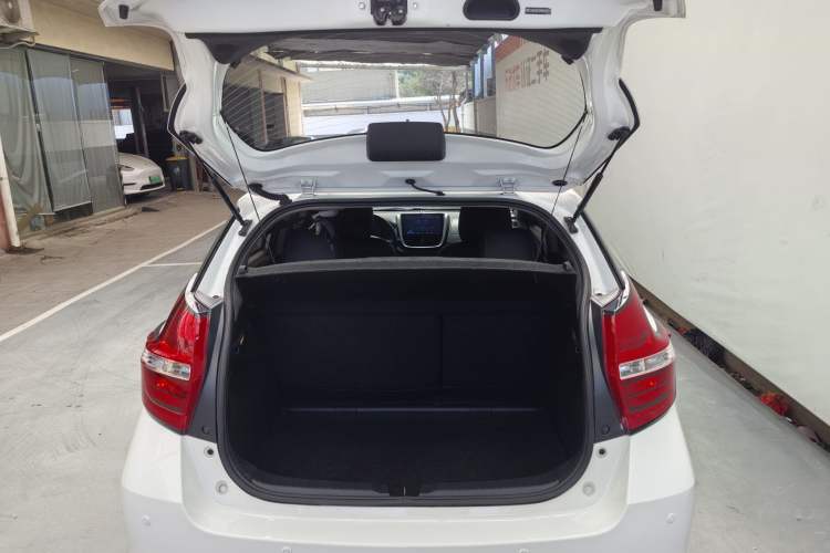 Used Toyota YARiS L Zhi Xuan 2019 1.5E CVT Dynamic Edition China VI compliant
