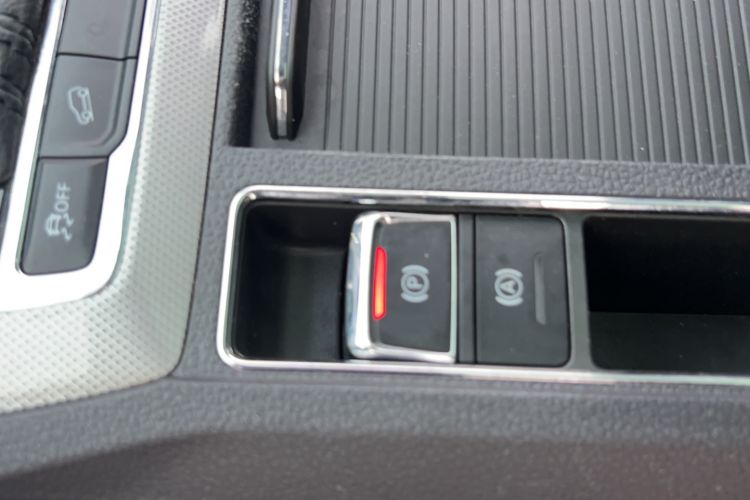 Used Roewe RX5 2019 20T Two-Wheel Drive Automatic Ali Smart Connectivity Platinum Edition