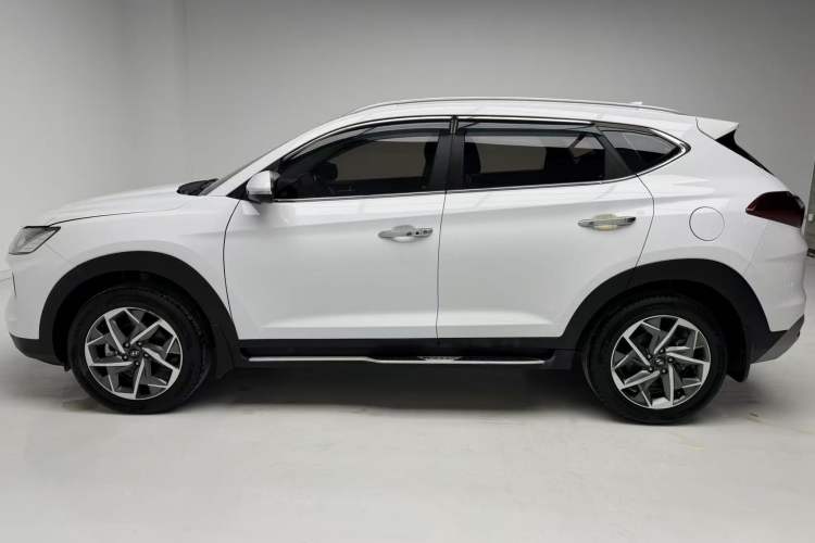 Used Hyundai Tucson 2019 280TGDi Dual-Clutch Two-Wheel Drive Smart Connect Version China VI
