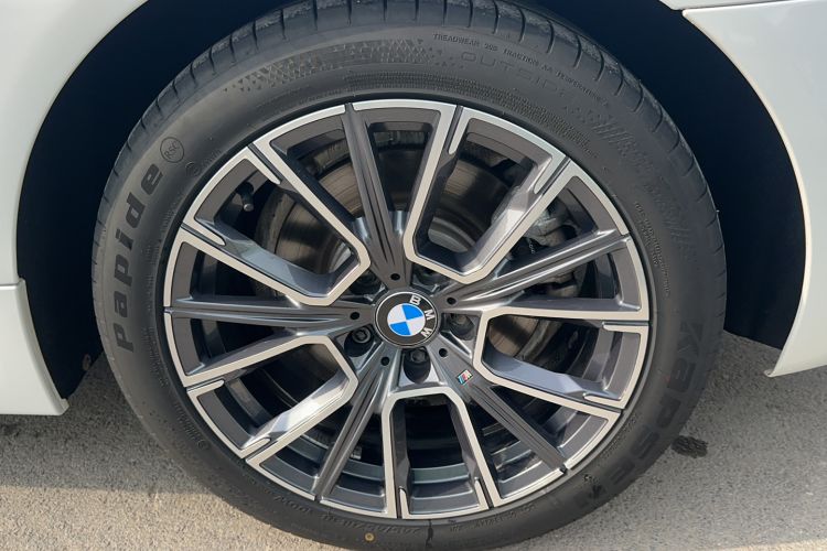 Used BMW 5 Series 2014 525Li Leading Model
