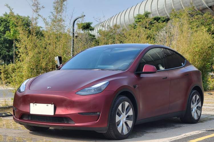 Used Tesla Model Y 2022 Long-Range All-Wheel-Drive Version
