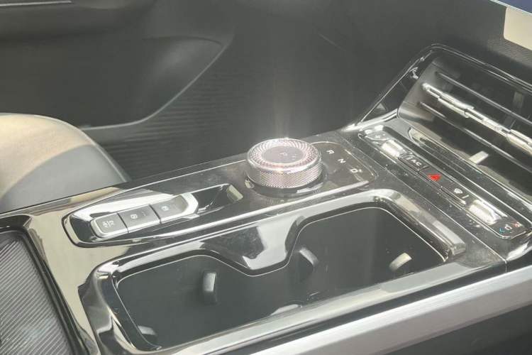 Used Wuling Xingguang 2024 Co-Creation Edition 150 Flagship Model Interior 2