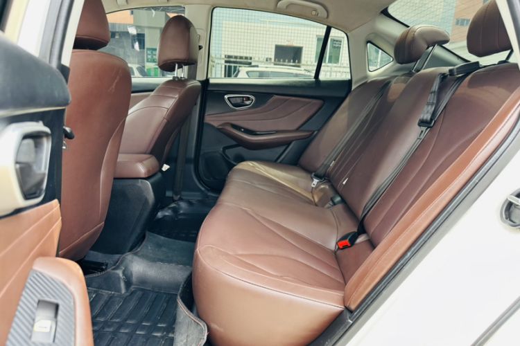 Used Soueast A5 Wing Dance 2019 1.5L Manual Luxury Version China V Standard