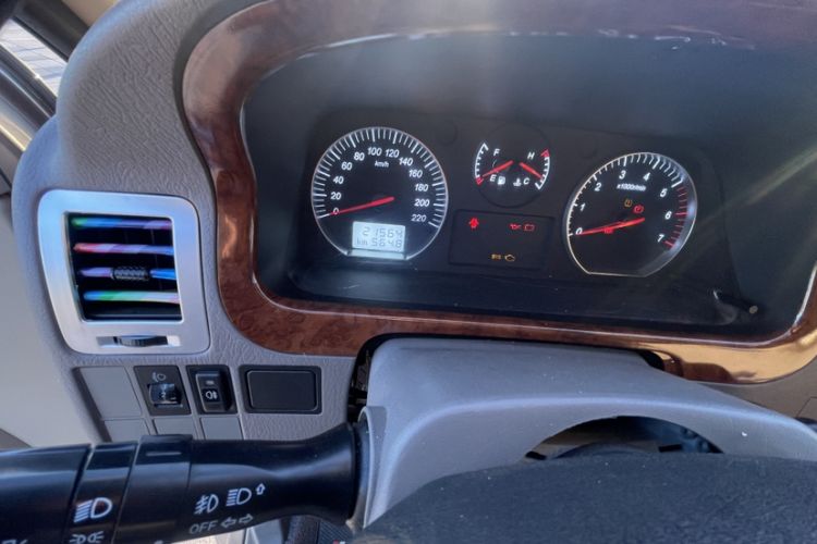 Used Foton Scenic G5 2023 2.0L Gasoline Commercial Version Passenger Van 7/9 Seats Model 1TZS