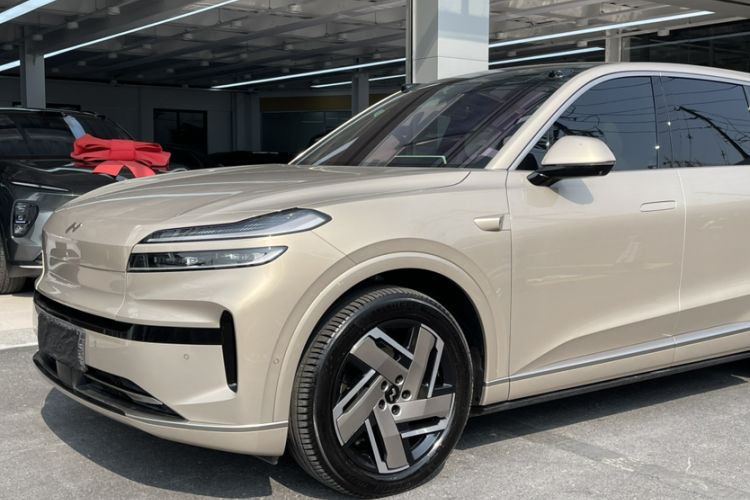 Used ONVO Luxeed L90 2025 Model—Ultra Six-Seater Version