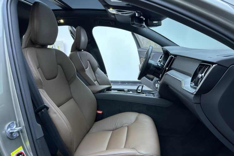 Used Volvo S60 2022 B4 Zhiyi Luxury Edition
