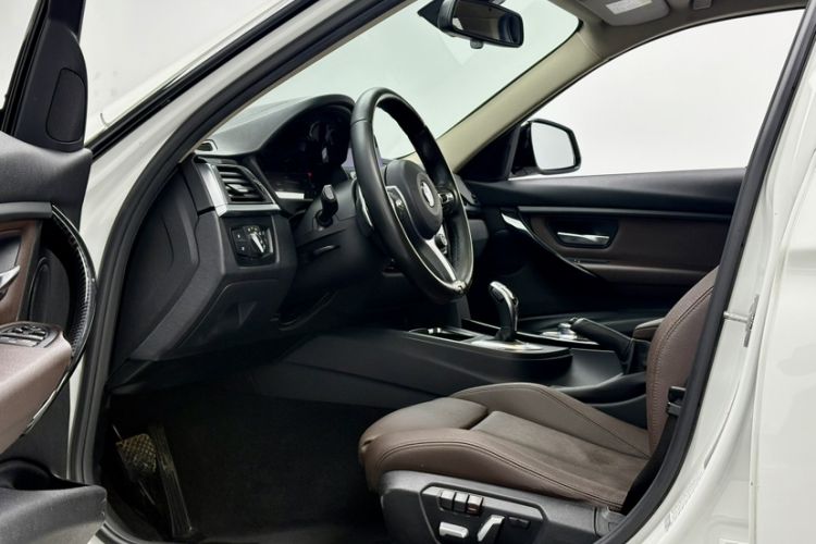 Used BMW 3 Series 2018 320Li Leading Model M Sport Package
