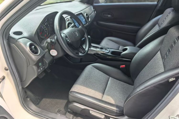 Used Honda XR-V 2019 220TURBO CVT Luxury Edition China VI Emission Standard Interior 4