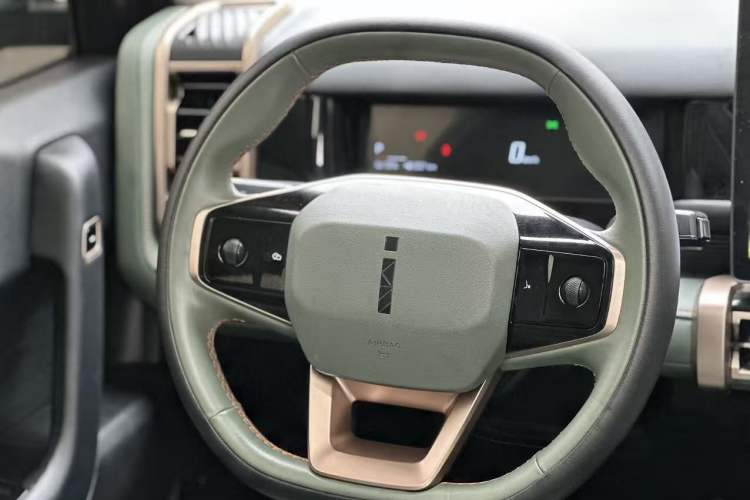 Used iCAR 03 2024 401km Two-Wheel Drive Executive Edition Interior 1