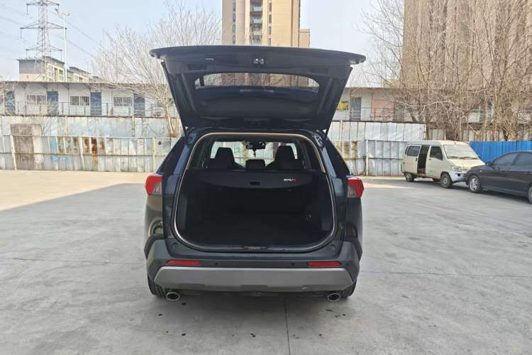 Used Toyota RAV4 2021 2.0L CVT Two-Wheel Drive Fashion Edition