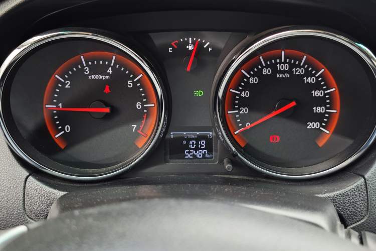 Used Cowin C3R 2015 1.5L Manual Gold Diamond Edition