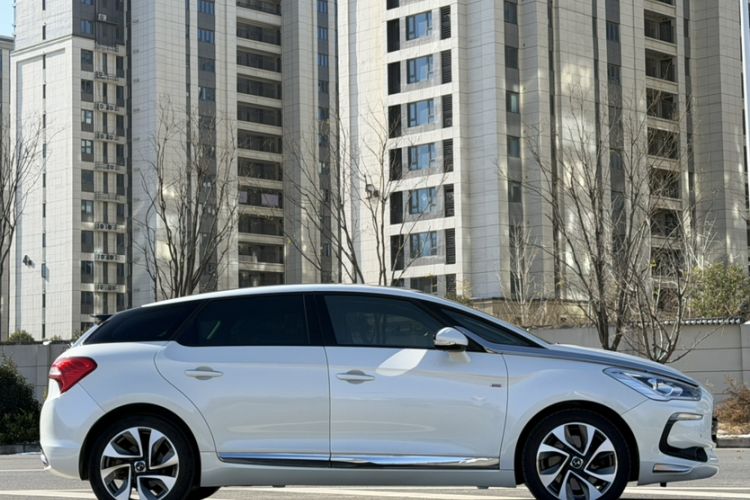 Used DS 5 2013 1.6T Elegant Edition THP200