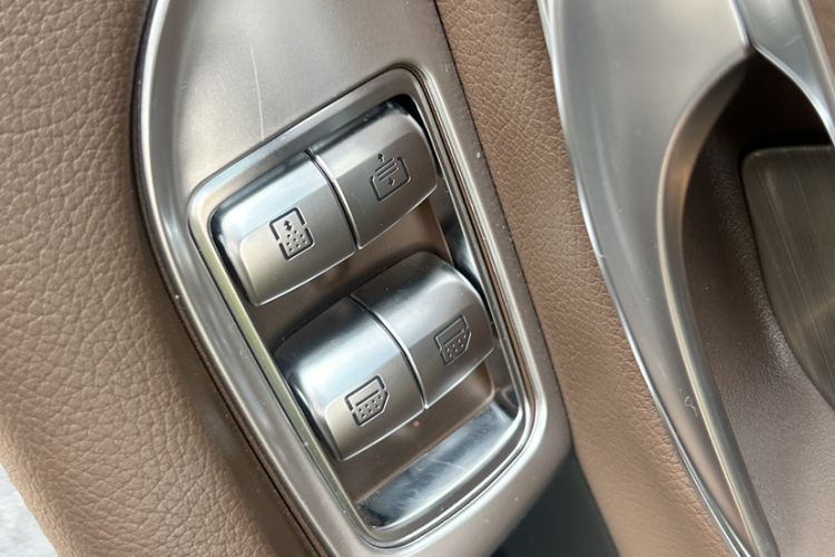 Used Mercedes-Benz E-Class 2023 E 300 L Sport Luxury Edition Interior 2