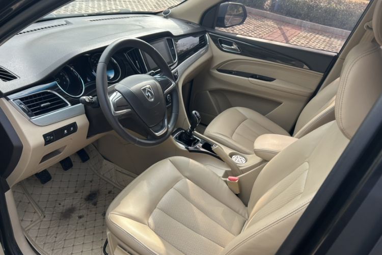 Used Baojun 730 2016 1.5T Manual Comfort Version 7 Seats