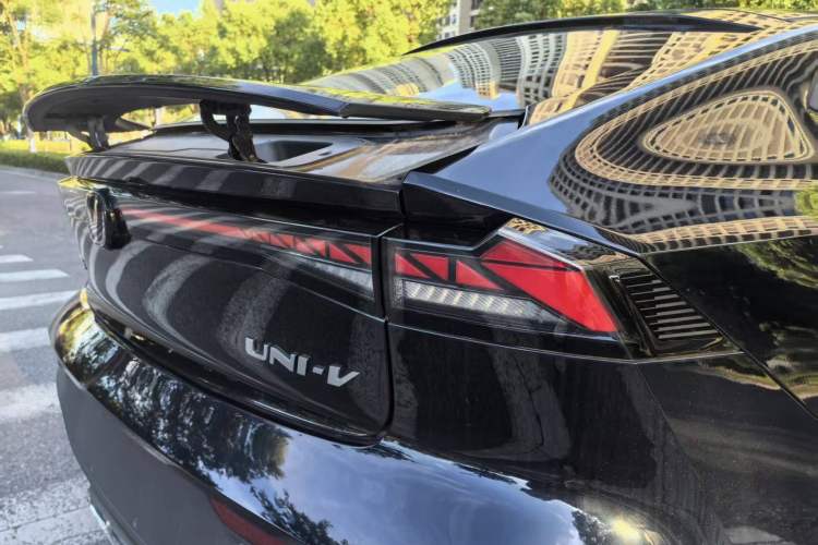 Used Changan UNI-V iDD 2024 Blue Whale Smart Electric iDD 136km ZhiKu Model