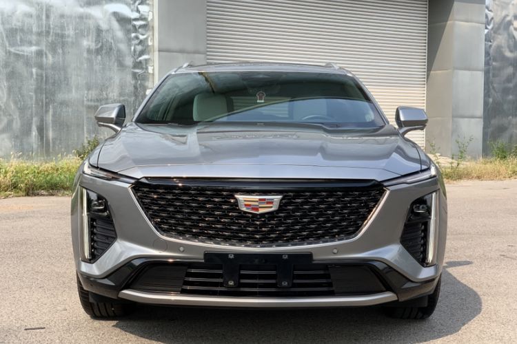 Used Cadillac GT4 2023 25T Prestige Version

