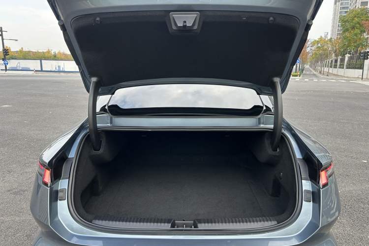 Used Lynk & Co Z10 2025 95 kWh 702 km All-Wheel Drive Intelligent Driving Ultra