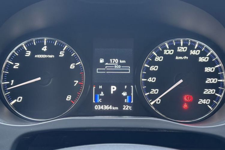 Used Mitsubishi Outlander 2019 2.0L Two-Wheel Drive Comfort Edition 5 Seats China V Standard Odometer Close Up