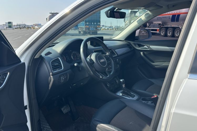 Used Audi Q3 2017 30 TFSI Fashion Model Interior 2