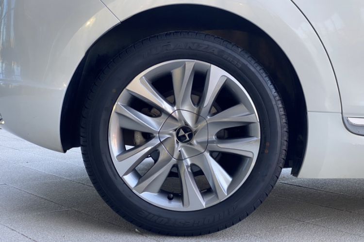 Used DS 5 2015 1.6T Luxury Edition THP160