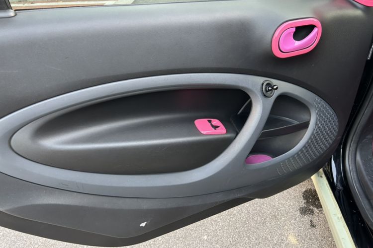 Used smart fortwo 2015 1.0L 52 kW hardtop Dynamic version