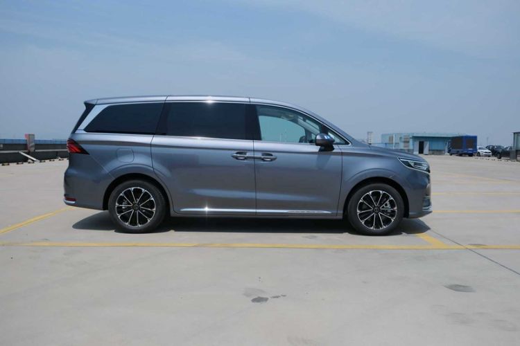 Used Roewe iMAX8 2023 400TGI Comfort Edition