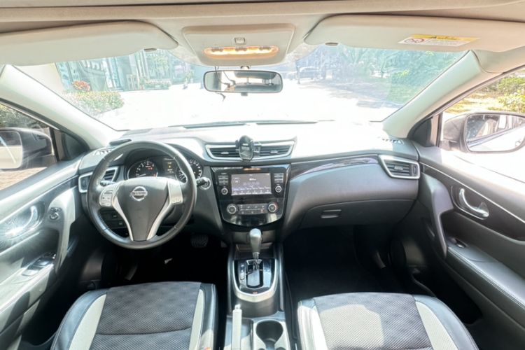 Used Nissan Qashqai 2017 2.0L CVT Luxury Edition China V Standard Interior 4