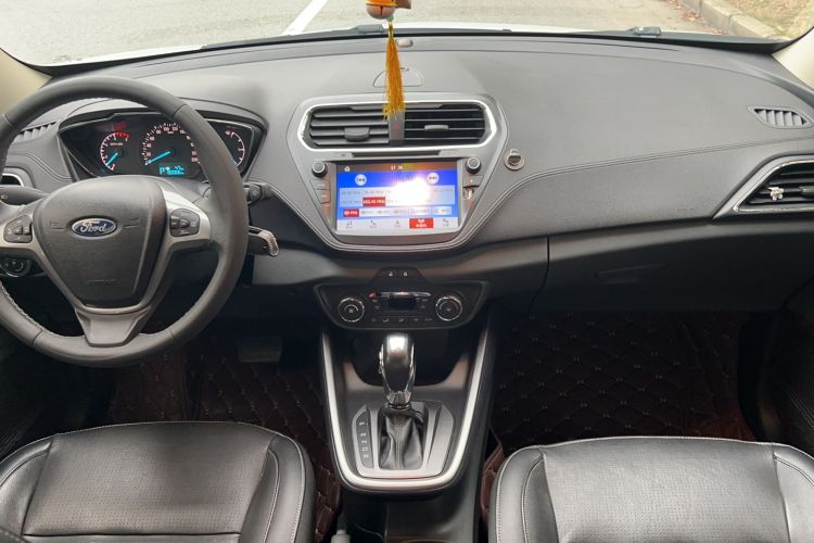 Used Ford Escort 2015 1.5L Automatic Fashion Model
