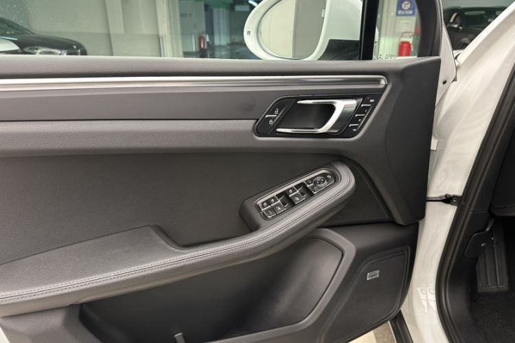 Used Porsche Macan 2021 Macan 2.0T Interior 11