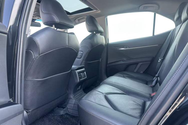 Used Toyota Camry 2019 Revised Version 2.0G Luxury Edition
