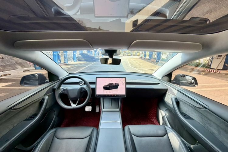 Used Tesla Model Y 2025 Long-Range All-Wheel Drive First Edition