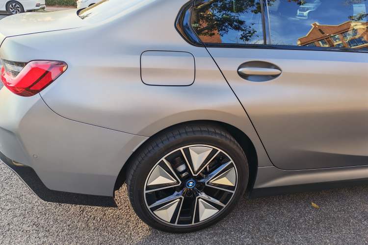 Used BMW i3 2023 eDrive 40 L Midnight Sports Package