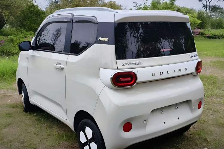 Used Wuling Hongguang MINIEV 2024 3rd Generation 215km Advanced Version Exterior 5