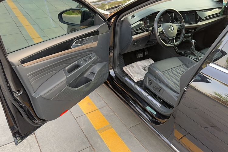 Used Volkswagen Passat New Energy 2019 430 PHEV Hybrid Luxury Edition Interior 7