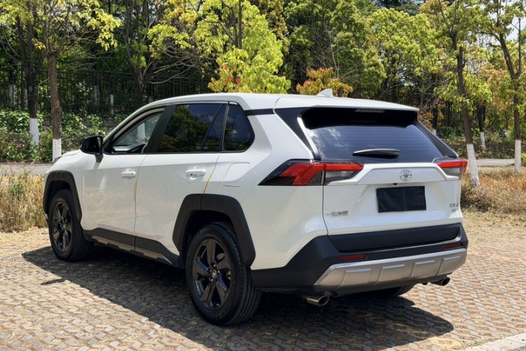 Used Toyota RAV4 2022 2.0L CVT 4x4 Fashion Edition Exterior 4