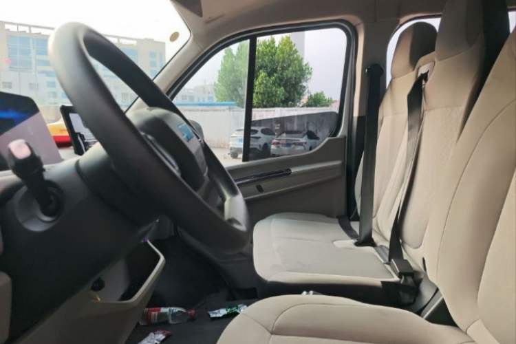 Used JMC E Fushun 2025 Model, Open Window Version, 53.58 kWh, Mid-axle, Mid-roof