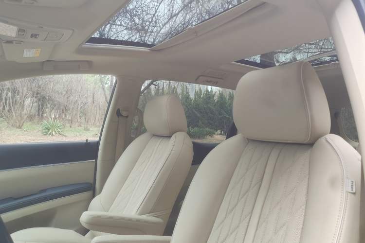 Used Buick GL8 2023 Land Business Class Smart Deluxe Model