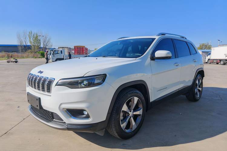 Used Jeep Cherokee 2019 2.0T Two-Wheel Drive Smart Enjoyment Version China VI