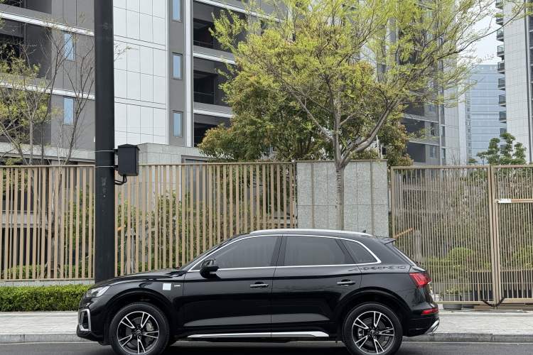 Used Audi Q5L 2022 40T Fashionable and Dynamic Model
