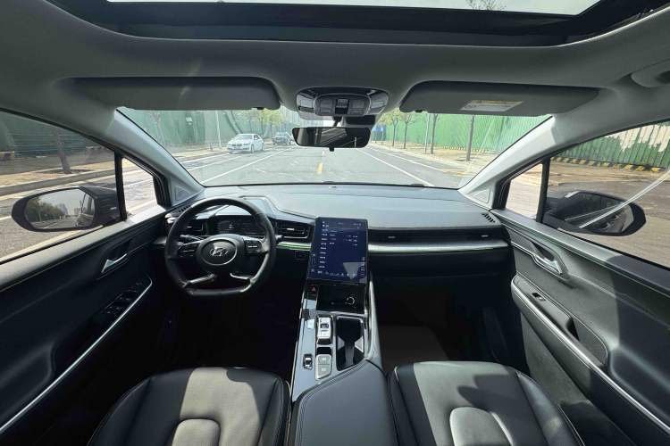 Used Hyundai Custo 2021 270TGDi Prestige LUX Interior 7