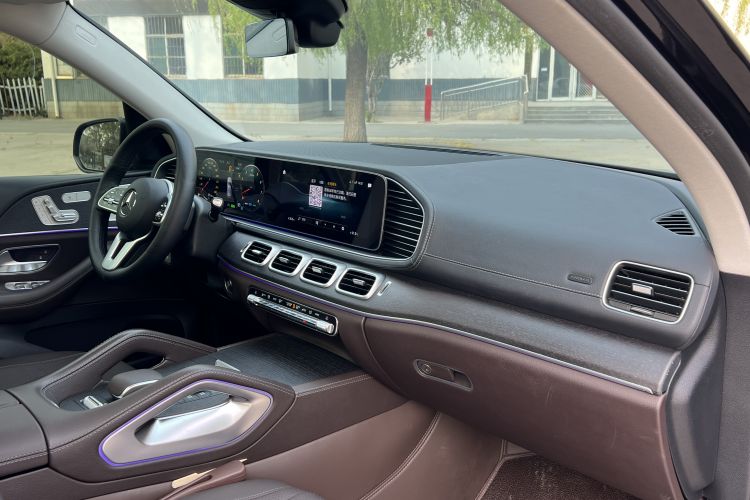 Used Mercedes-Benz GLE 2021 GLE 450 4MATIC Luxury Model Interior 5