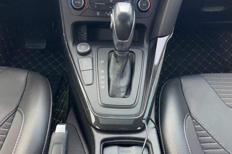 Used Ford Focus 2017 Hatchback EcoBoost 125 Automatic - Ultra-Powerful Style Edition with Smart Drive Features
